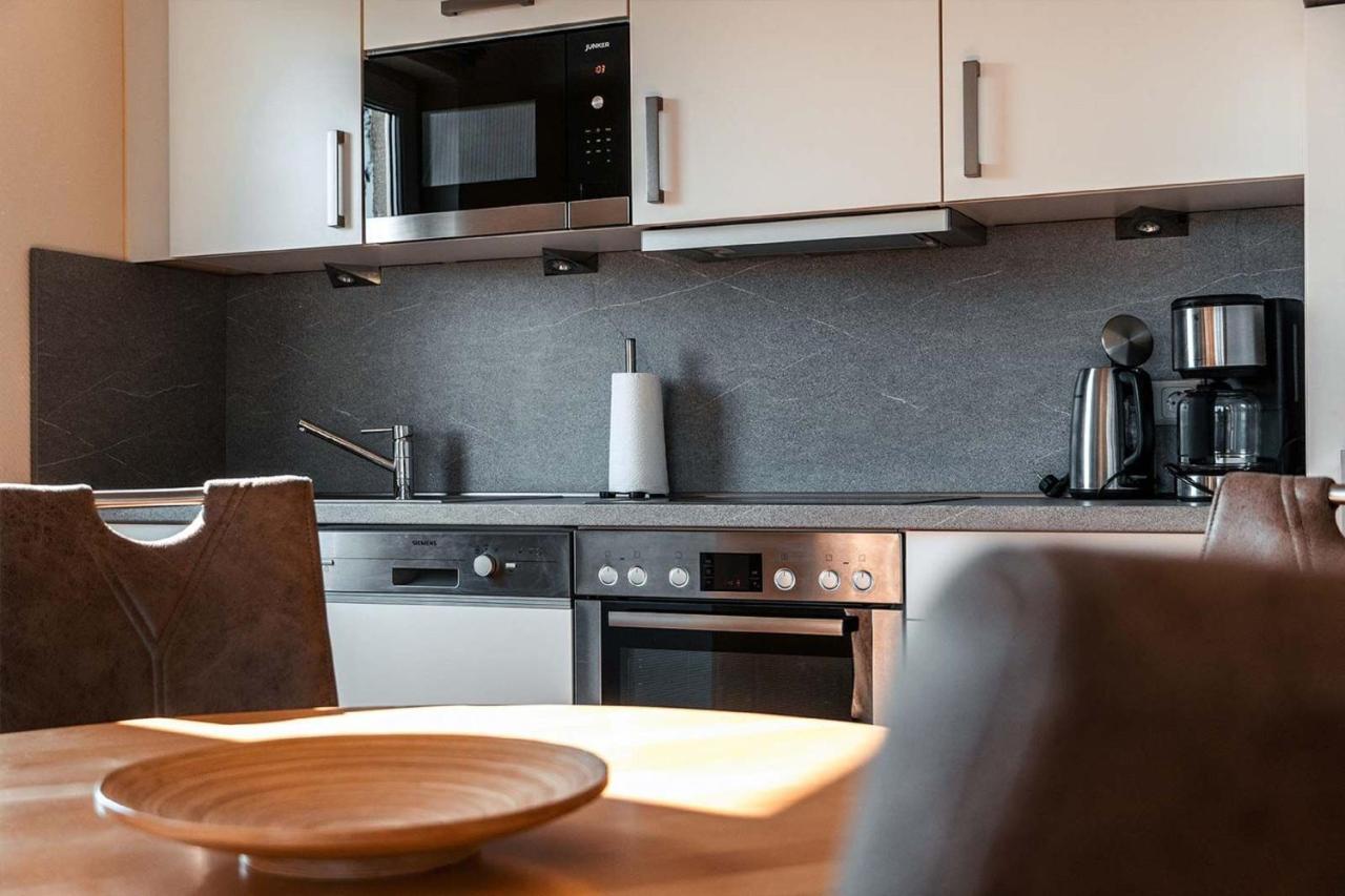 Mit Meerblick Und Balkon, Gratis Nutzung Vom Ahoi Erlebnisbad Und Sauna In Sellin - Meeresblick Fewo 29 Gohren Bagian luar foto